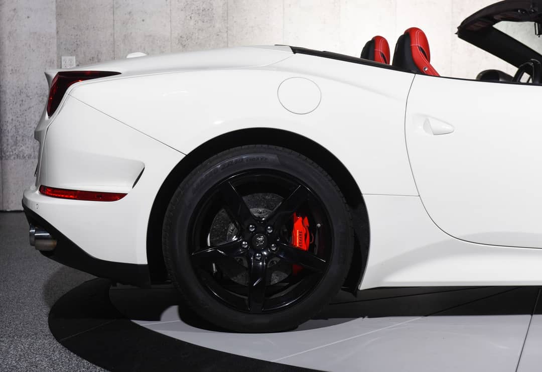 2016 Ferrari California T — photo 25