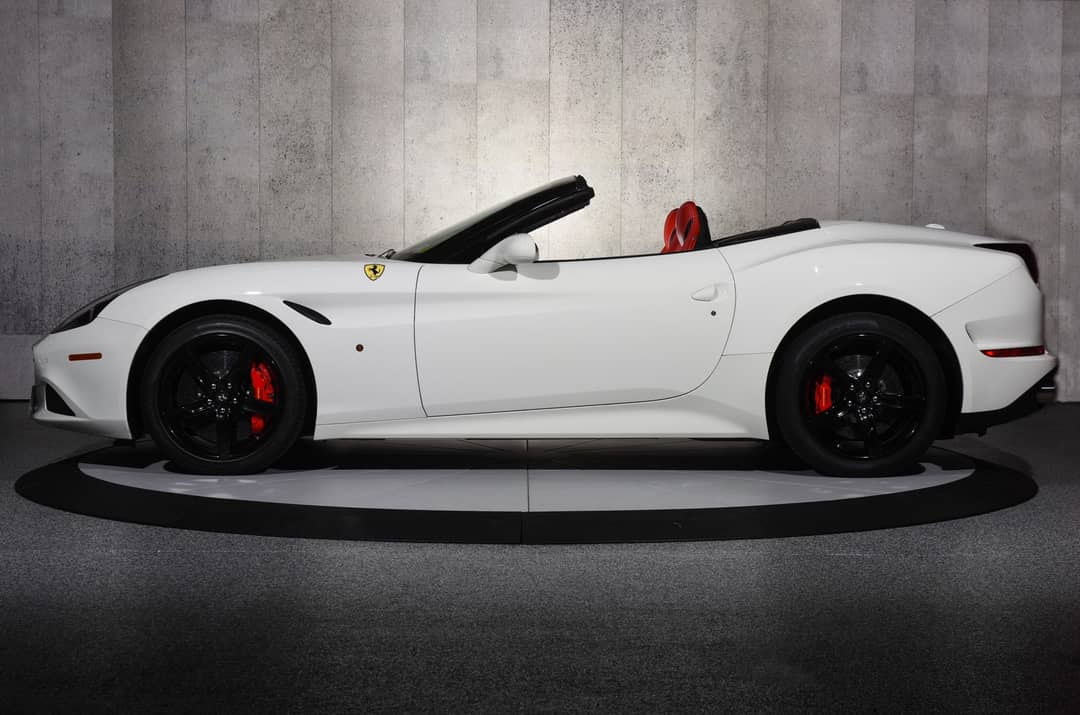 2016 Ferrari California T — photo 29