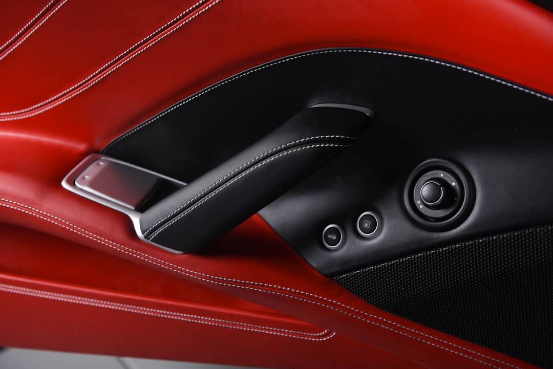 2016 Ferrari California T — photo 30