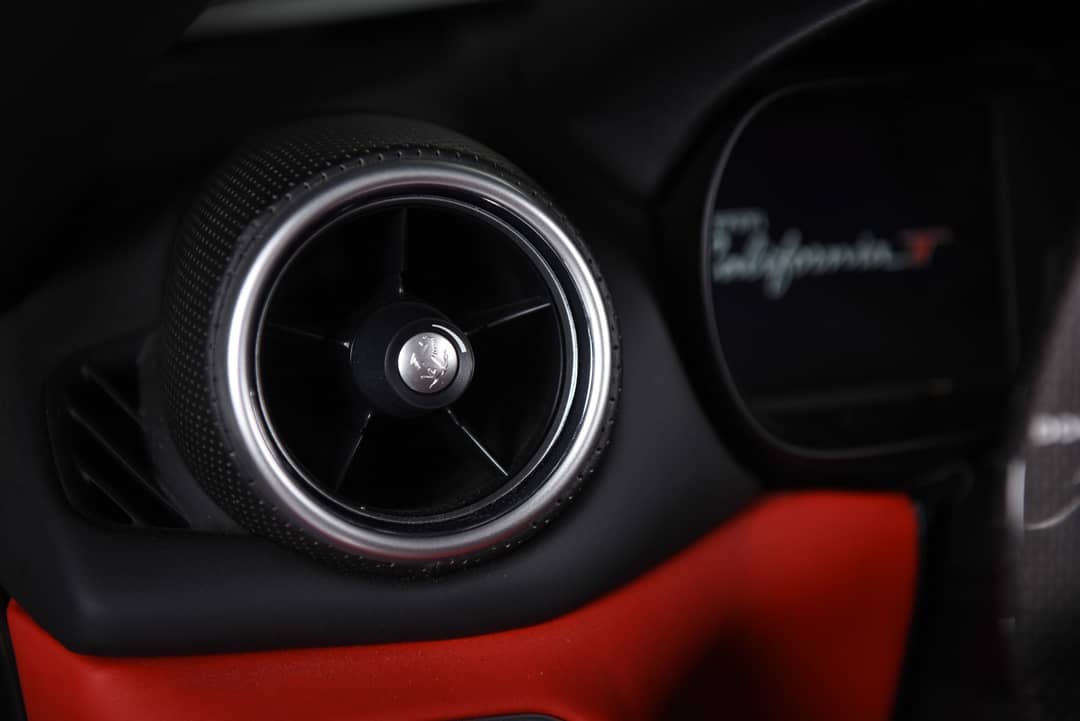 2016 Ferrari California T — photo 35