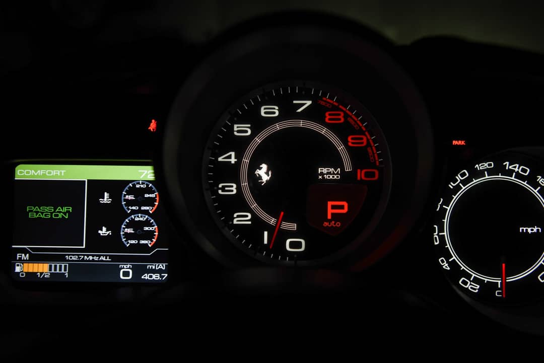 2016 Ferrari California T — photo 39