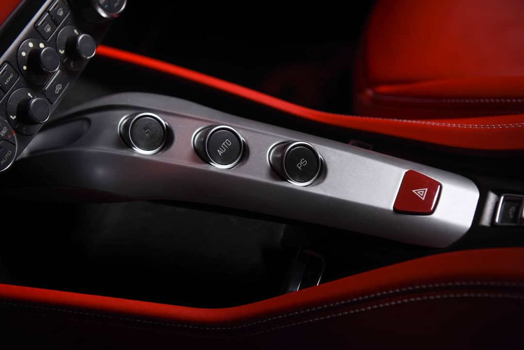2016 Ferrari California T — photo 44