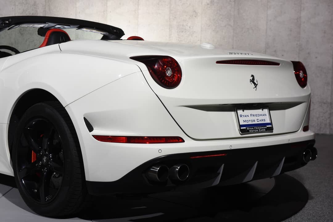 2016 Ferrari California T — photo 6