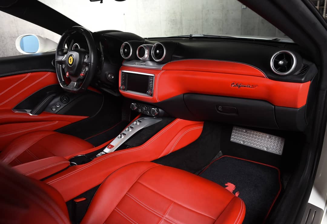 2016 Ferrari California T — photo 52