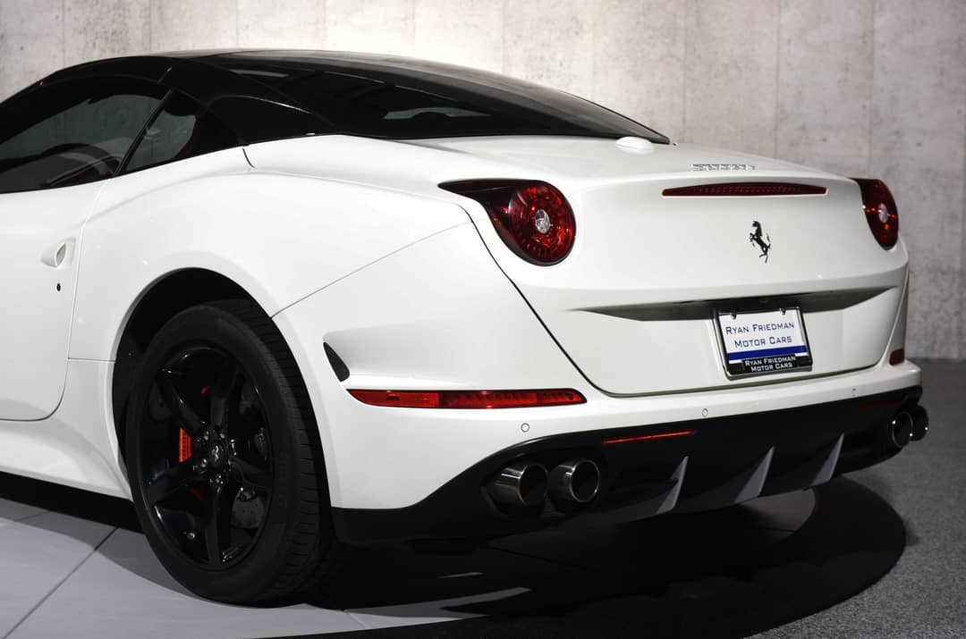 2016 Ferrari California T — photo 7