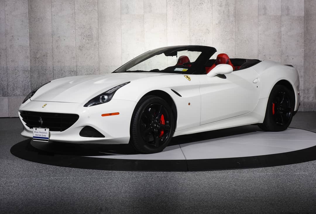 2016 Ferrari California T — photo 9