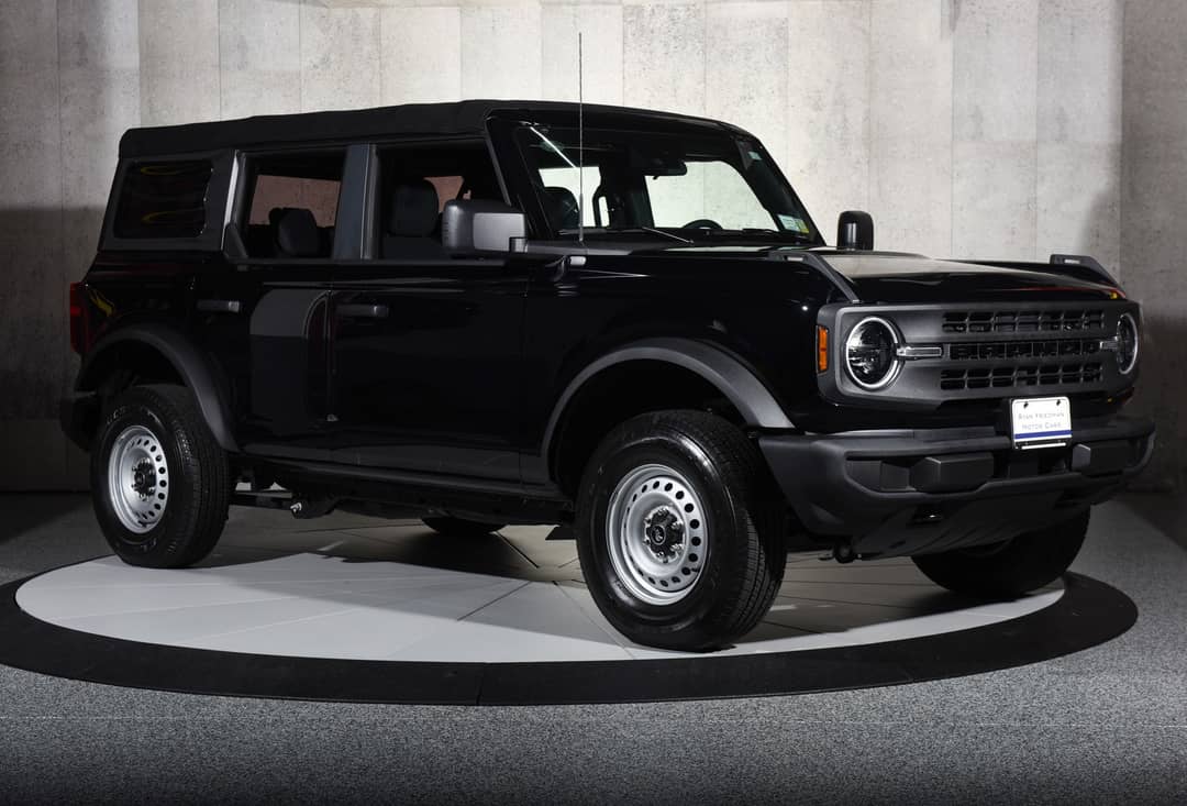 2022 Ford Bronco — photo 2