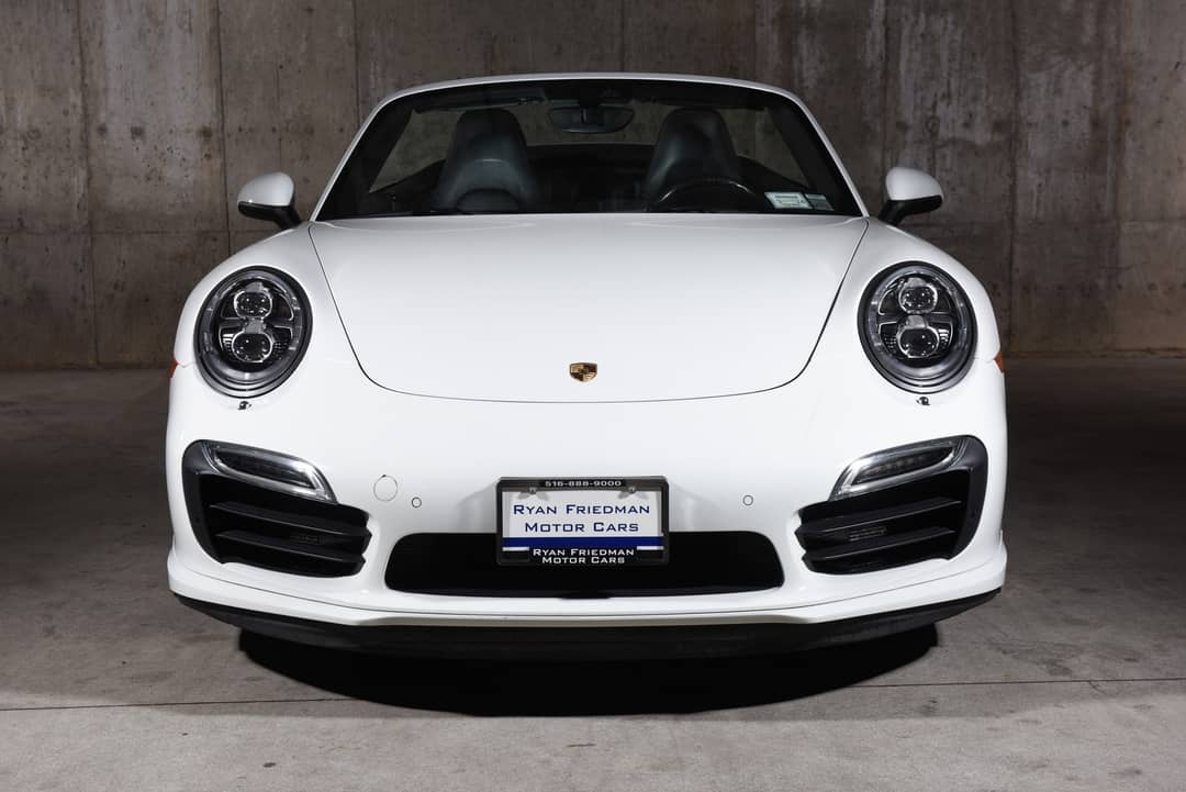 2016 Porsche 911 Turbo S — photo 18