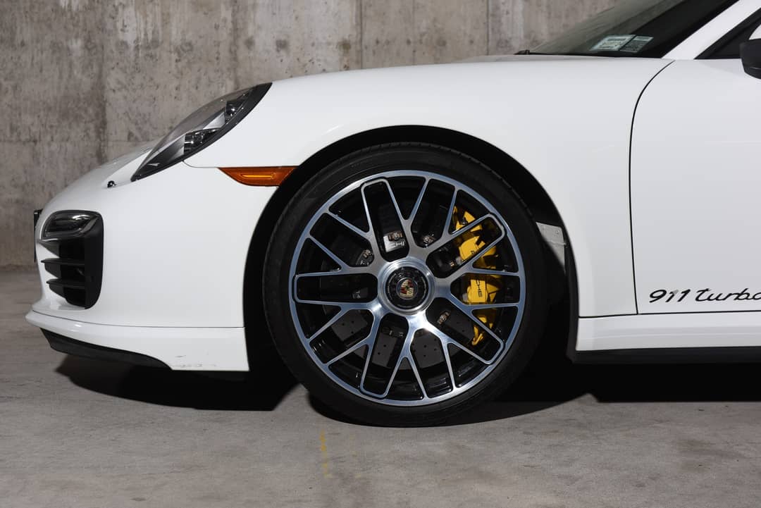 2016 Porsche 911 Turbo S — photo 26