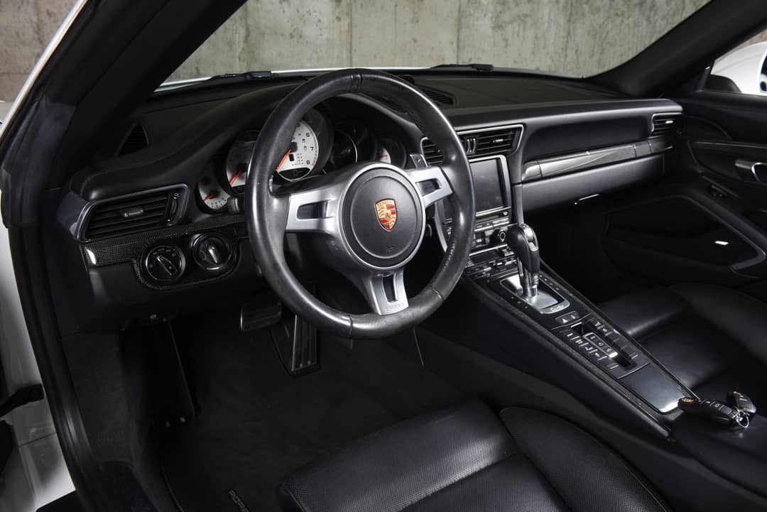 2016 Porsche 911 Turbo S — photo 34