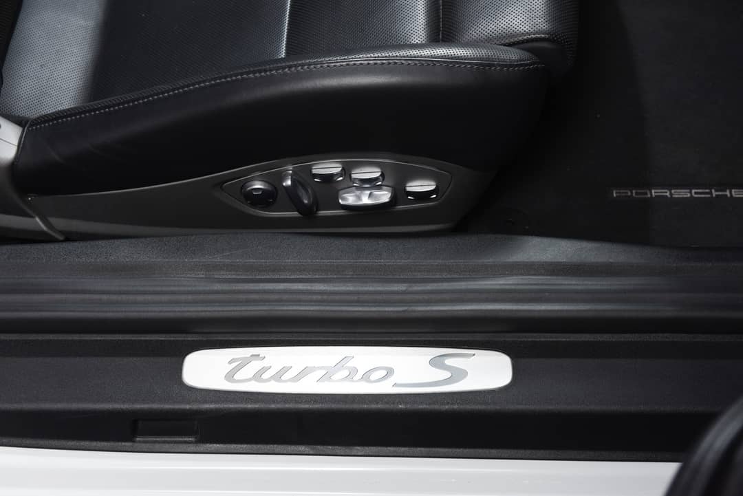 2016 Porsche 911 Turbo S — photo 45