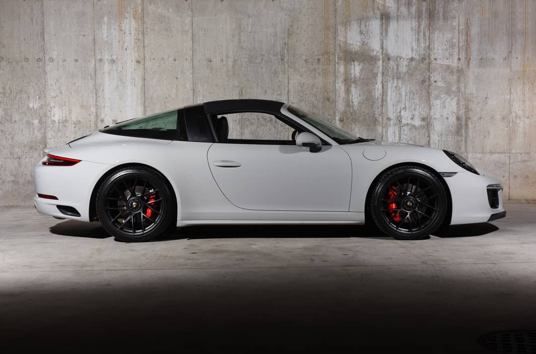 2018 Porsche 911 Targa 4 GTS — photo 2