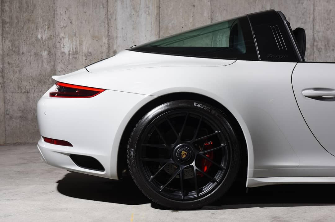 2018 Porsche 911 Targa 4 GTS — photo 23