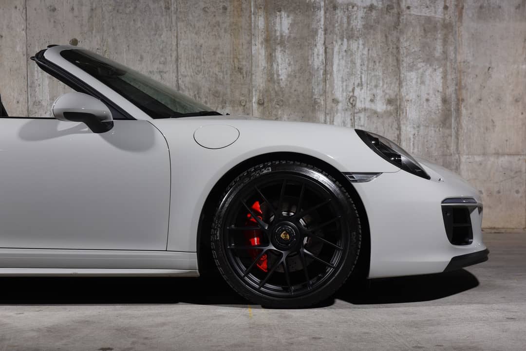 2018 Porsche 911 Targa 4 GTS — photo 25