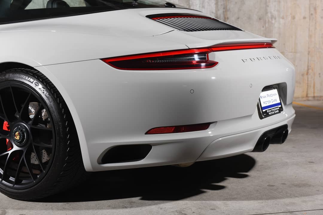 2018 Porsche 911 Targa 4 GTS — photo 6