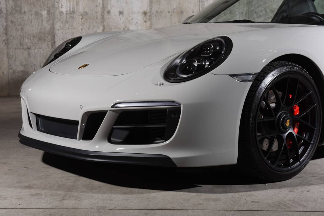 2018 Porsche 911 Targa 4 GTS — photo 9
