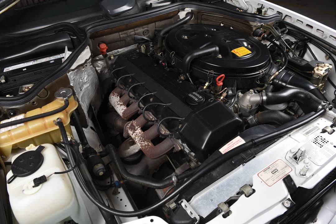 1987 Mercedes-Benz 300-Class 300 E — photo 12