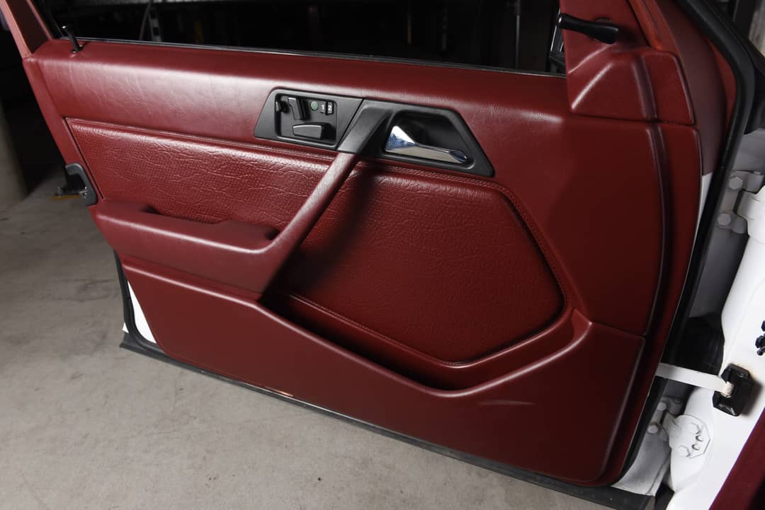 1987 Mercedes-Benz 300-Class 300 E — photo 22