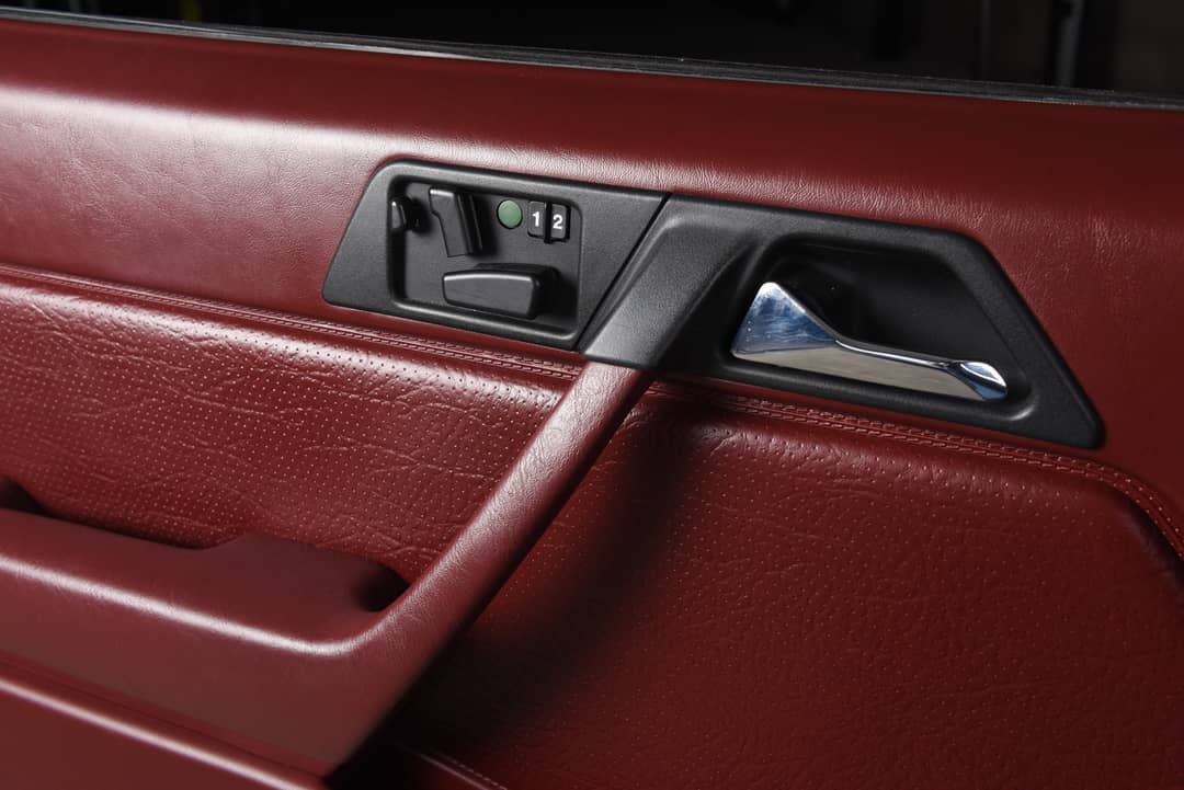 1987 Mercedes-Benz 300-Class 300 E — photo 23