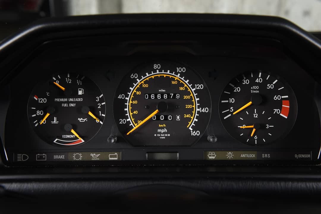 1987 Mercedes-Benz 300-Class 300 E — photo 27