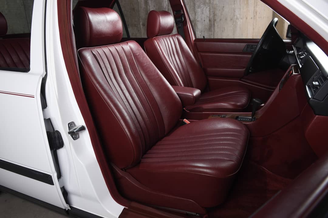 1987 Mercedes-Benz 300-Class 300 E — photo 37