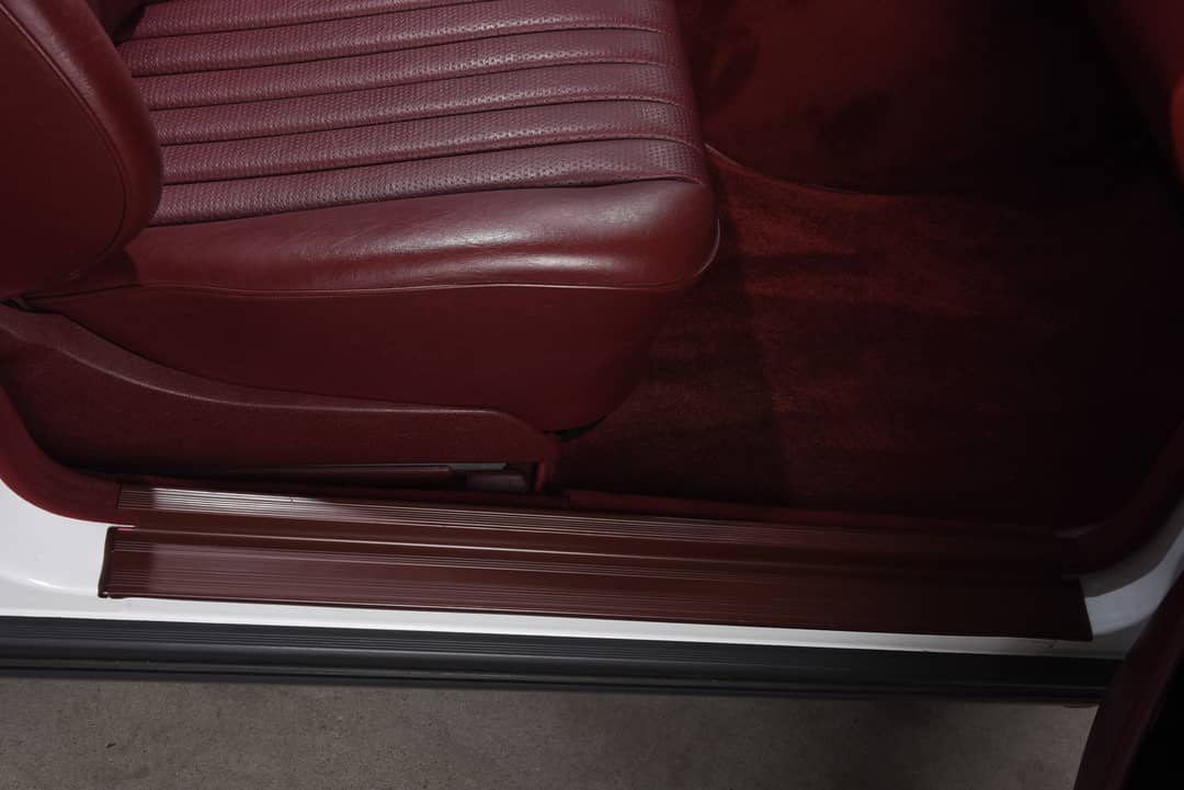 1987 Mercedes-Benz 300-Class 300 E — photo 38
