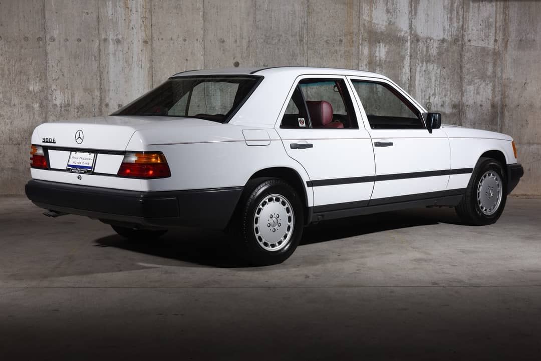 1987 Mercedes-Benz 300-Class 300 E — photo 6