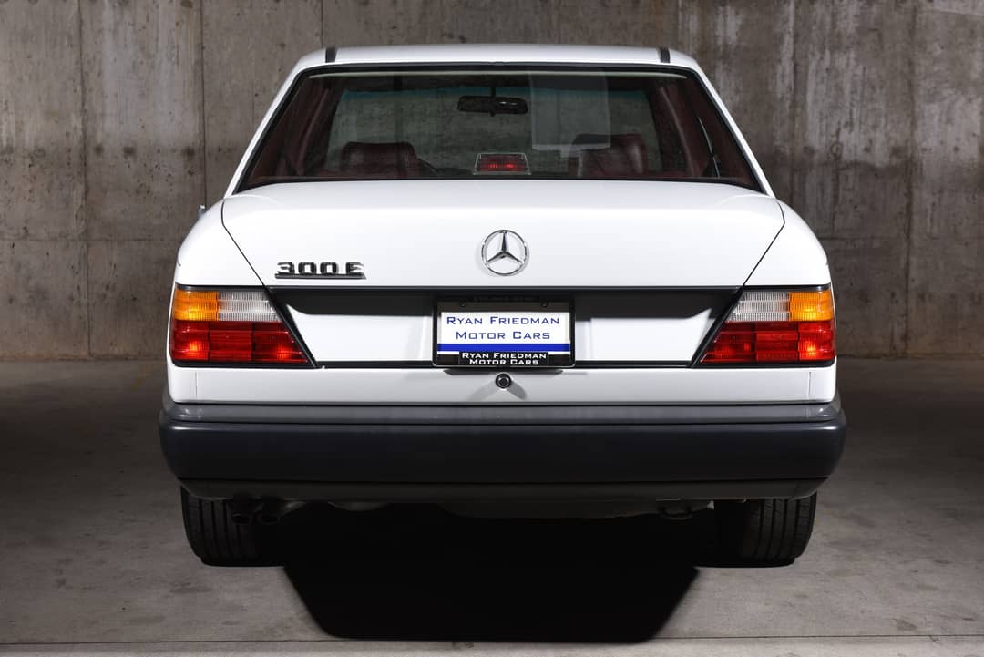 1987 Mercedes-Benz 300-Class 300 E — photo 7