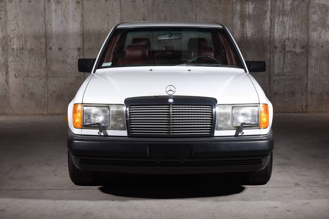 1987 Mercedes-Benz 300-Class 300 E — photo 10