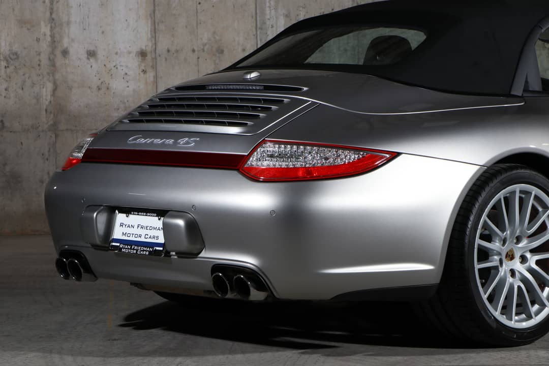 2012 Porsche 911 Carrera 4S — photo 17