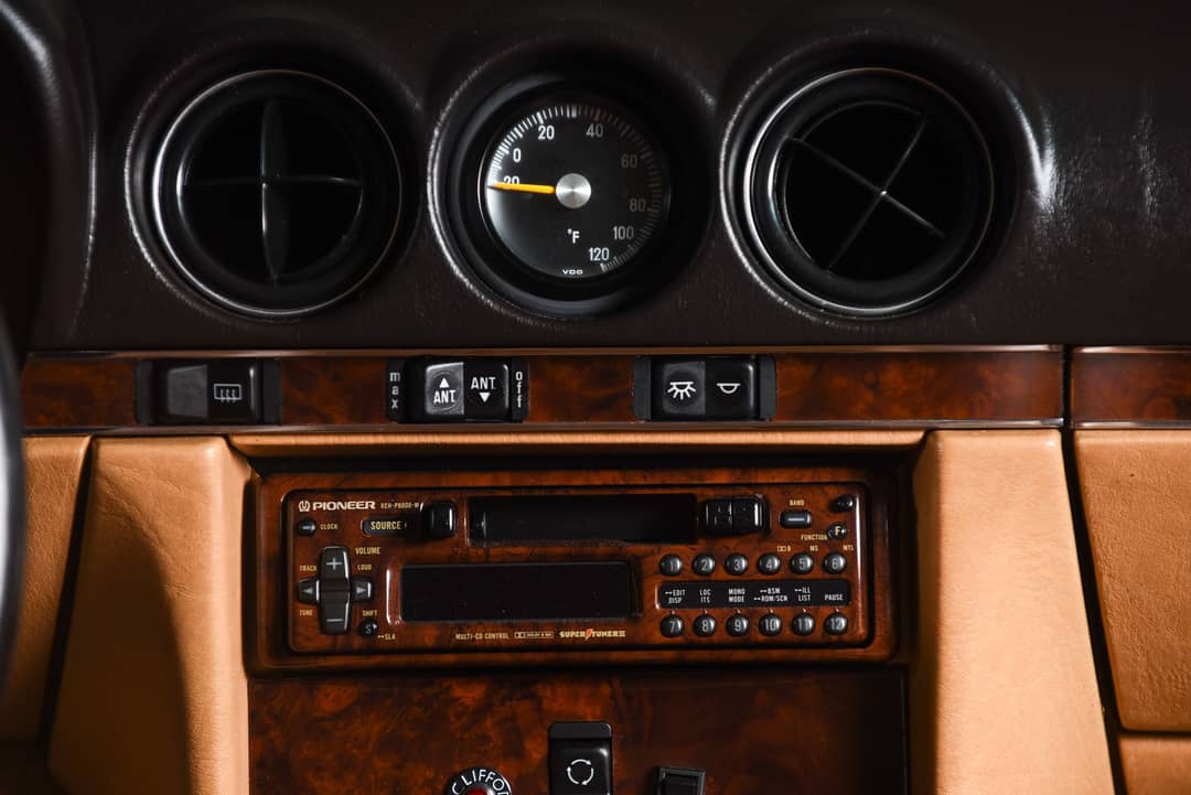 1986 Mercedes-Benz 560-Class 560 SL — photo 38