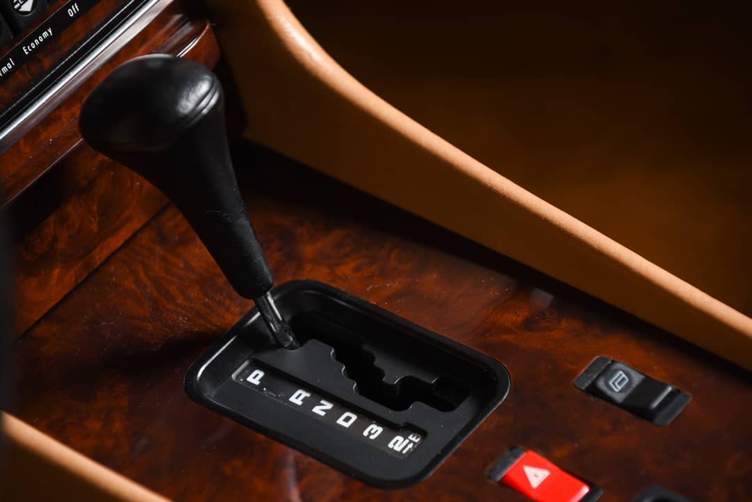 1986 Mercedes-Benz 560-Class 560 SL — photo 40