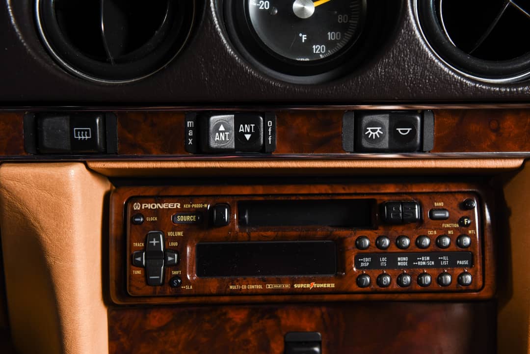 1986 Mercedes-Benz 560-Class 560 SL — photo 43