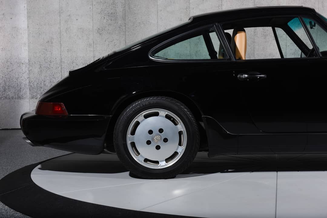 1990 Porsche 911 Carrera 4 — photo 18