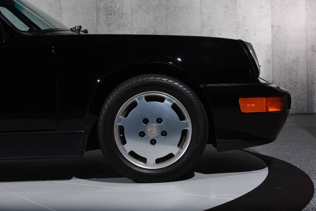 1990 Porsche 911 Carrera 4 — photo 19