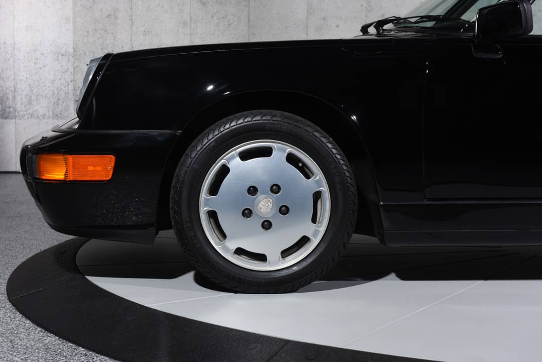 1990 Porsche 911 Carrera 4 — photo 20