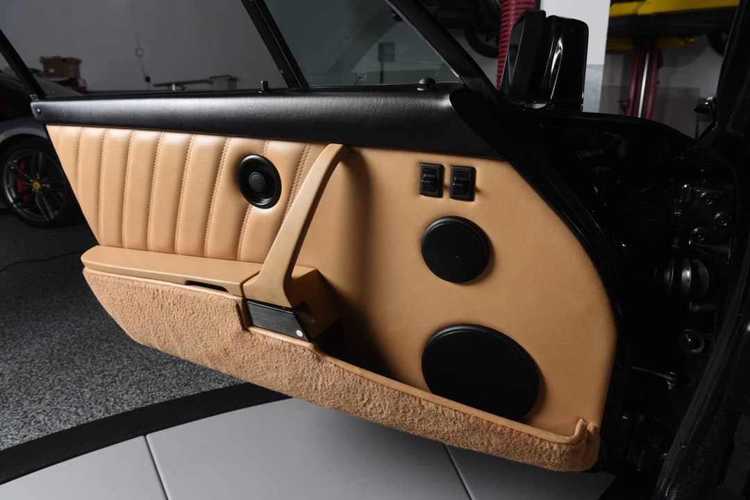 1990 Porsche 911 Carrera 4 — photo 24
