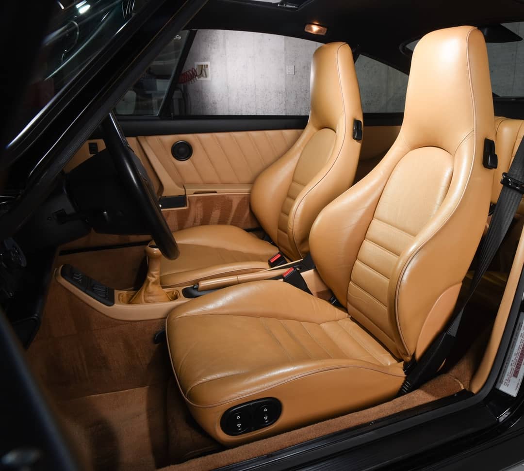 1990 Porsche 911 Carrera 4 — photo 27
