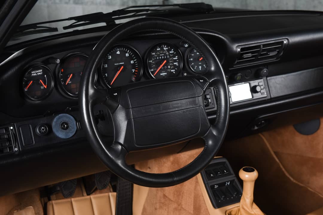 1990 Porsche 911 Carrera 4 — photo 29
