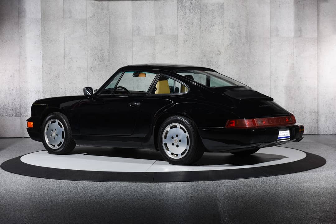 1990 Porsche 911 Carrera 4 — photo 4