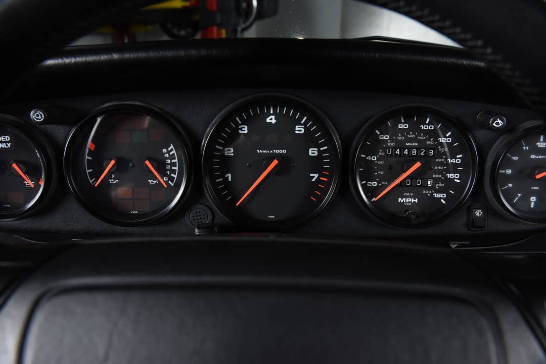 1990 Porsche 911 Carrera 4 — photo 31