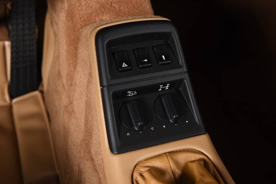 1990 Porsche 911 Carrera 4 — photo 34