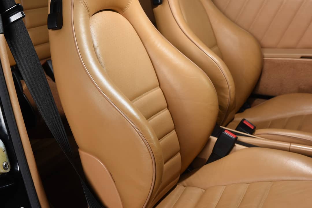 1990 Porsche 911 Carrera 4 — photo 38