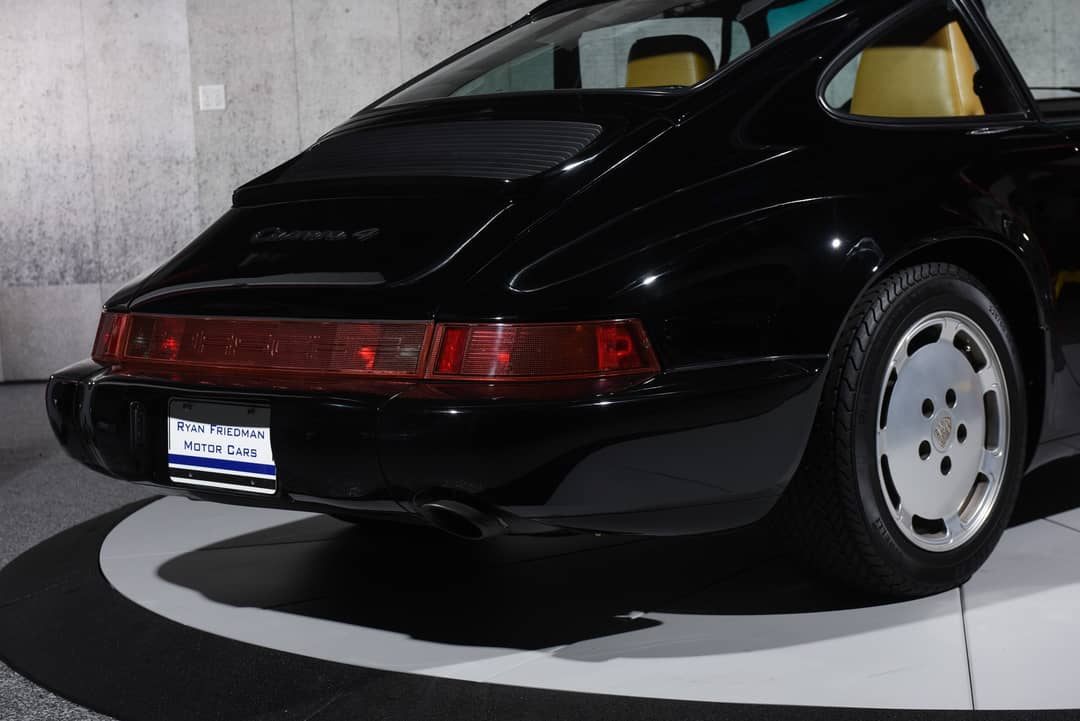1990 Porsche 911 Carrera 4 — photo 8