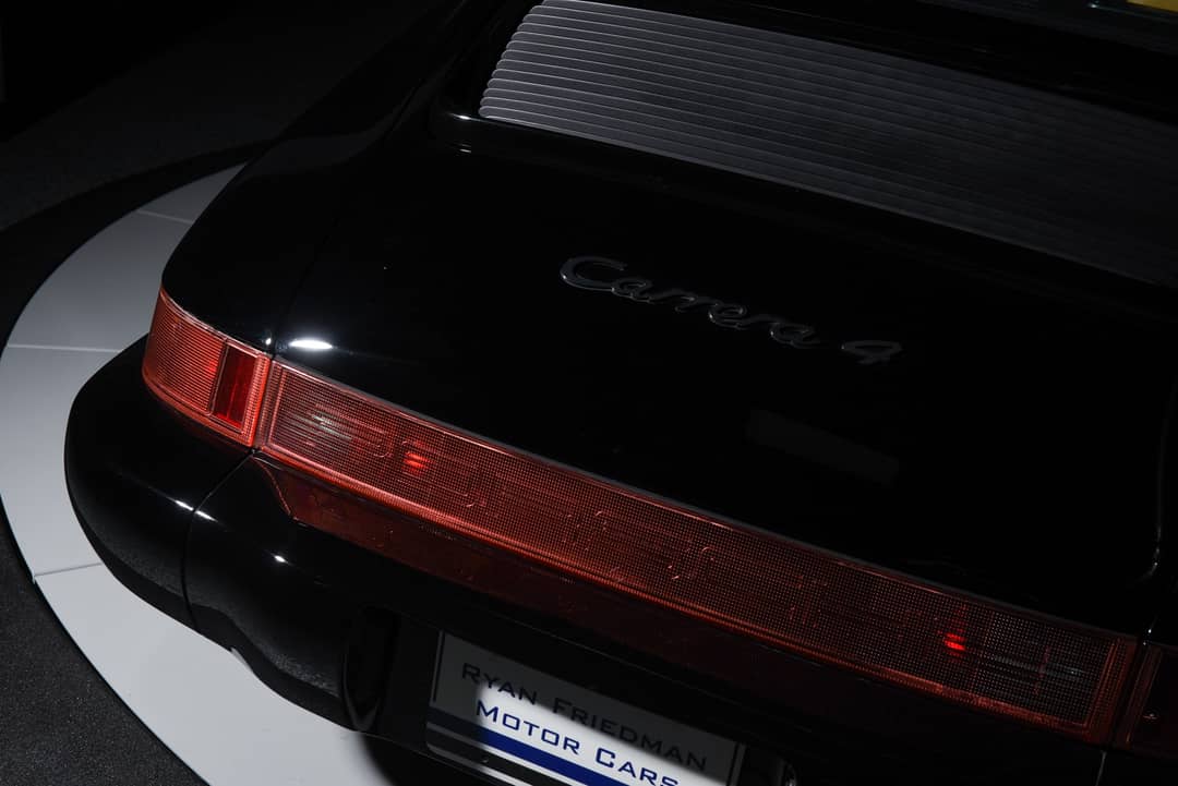 1990 Porsche 911 Carrera 4 — photo 9