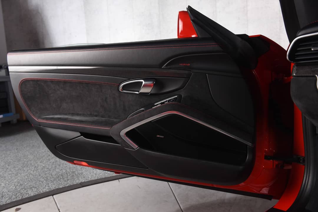 2016 Porsche 911 Carrera GTS — photo 16