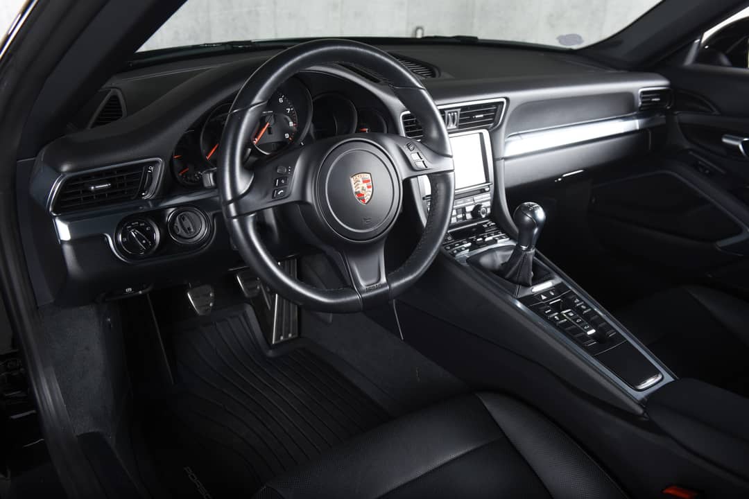 2015 Porsche 911 Carrera — photo 18