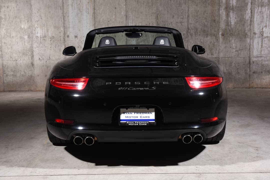 2015 Porsche 911 Carrera S — photo 17