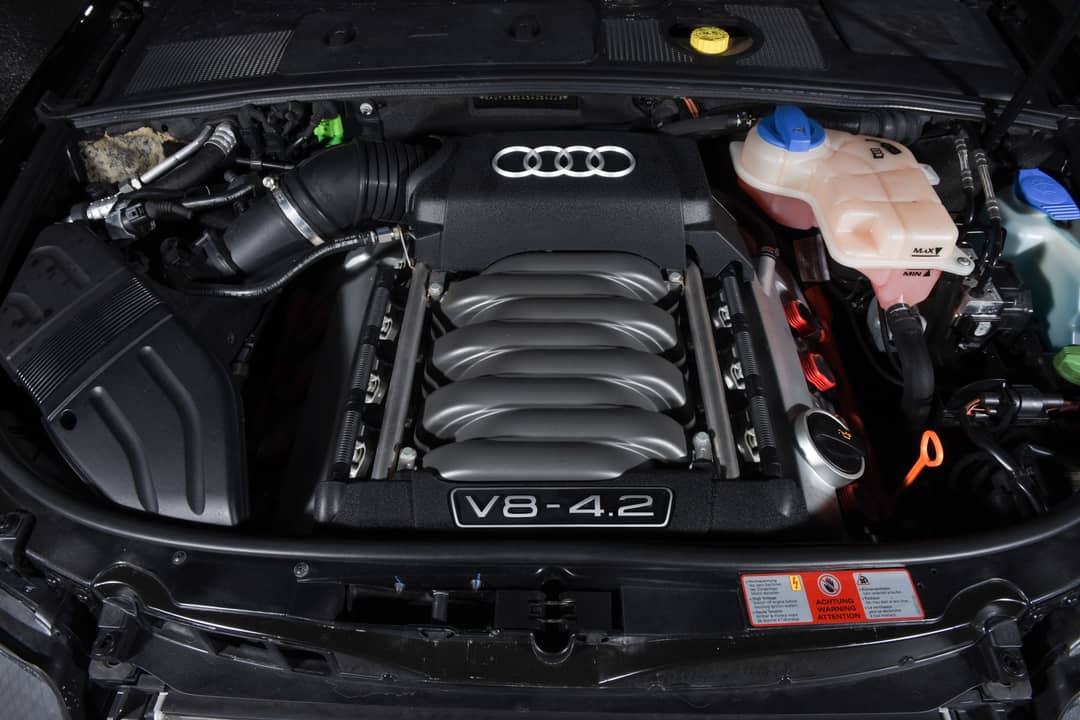 2005 Audi S4 quattro — photo 13