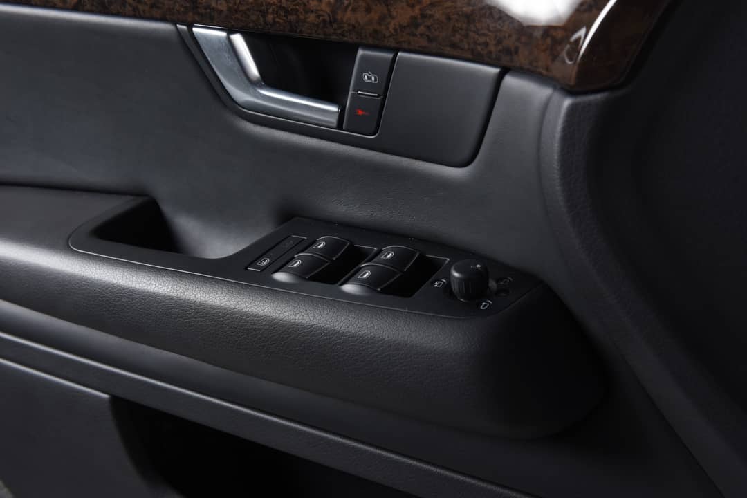 2005 Audi S4 quattro — photo 21